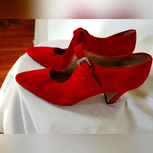 NINE WEST Vintage Red Suede Heels - Picture 1 of 6